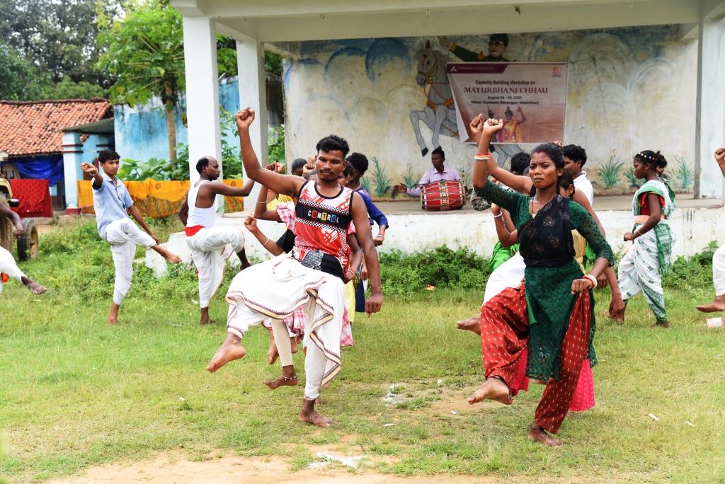 Workshop with Chhau dancers